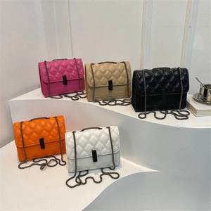 Sac À Épaule Matelassé Losange Cuir PU Bandoulière Chaîne Petit Sac Carré Avec Boucle Serrure Métal Mode Chic