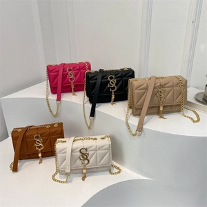 Borsa A Tracolla Trapuntata Pelle PU Catena Dorata Nappa Patta Piccola Borsa Quadrata Per Donne Moda Elegante
