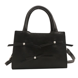 Elegante borsa a mano nera con fiocchi di perle e tracolla regolabile per donna
