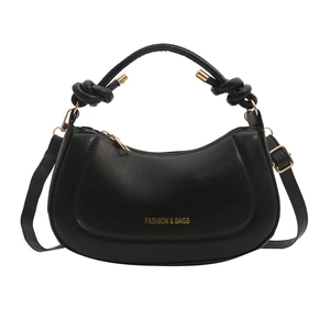 Sac hobo demi-lune noir minimaliste avec logo doré et bandoulière réglable