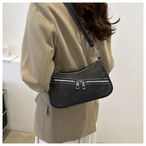 Borsa a spalla retrò in denim nero con cuciture a contrasto e doppia zip in metallo
