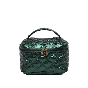 Beauty case trapuntato in nylon verde scuro con finitura metallica e zip dorate