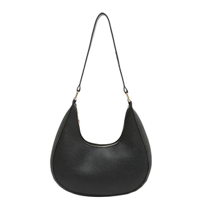 Sac hobo croissant noir avec anneaux dorés et texture cuir pour femme chic