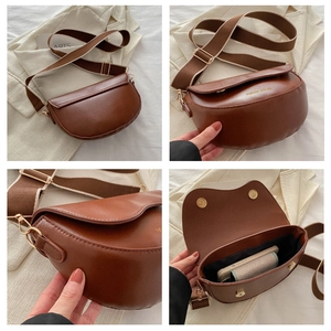 Vue détaillée du sac besace marron avec bandoulière tissée, l'intérieur et la texture PU