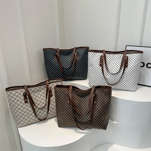 Vintage Monogram Tote Bag Large Capacity PU Leather Shoulder Handbag For Women Commuter Fashion Rivet Zippered Office