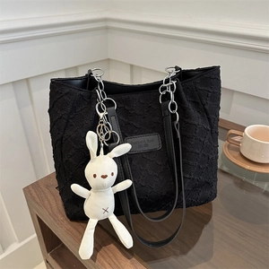 Fashionable black large capacity tote bag with texture fabric and chain strap
