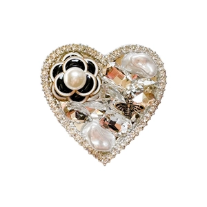Luxury heart phone grip with camellia pearl and bee detail for aesthetic smartphone support