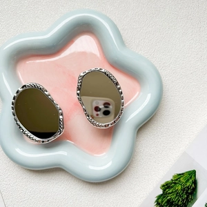 Oval silver metal stick-on phone mirror stand with retro beaded texture for makeup
