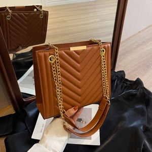 Women Chevron V-Quilted Shoulder Bag PU Leather Gold Chain Strap Retro Korean Style Fashionable Trendy Handbag