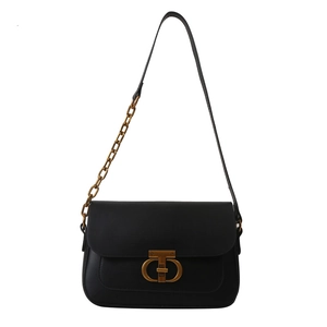 Sac à bandoulière noir classique avec fermoir doré en T élégant et chaîne dorée