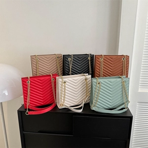 Women Quilted Shoulder Bag PU Leather Chevron Pattern Gold Chain Strap Large Capacity Fashion Casual Tote Handbag