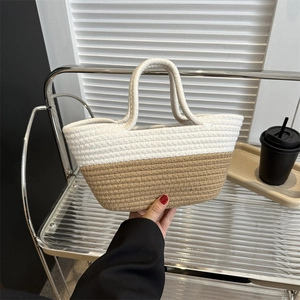 Sac seau bicolore chic tissé à grande capacité pour femmes au style décontracté