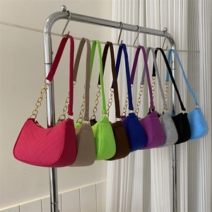 Sac Sous Le Bras En Feutre Matelassé En V Chaîne En Métal Doré Sac À Main Rétro Minimaliste Mode Décontractée Pour Femmes