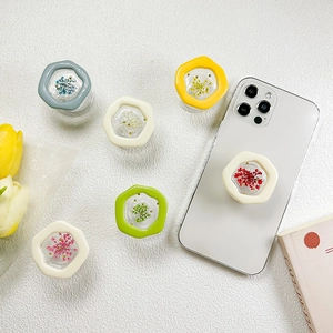 Hexagon flower phone grip with dried floral resin and expandable socket base
