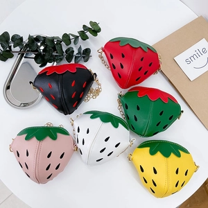 Borsa A Tracolla Per Bambini A Forma Di Fragola Carina Mini Borsa A Tracolla In Pelle PU Con Catena In Metallo Per Bambine