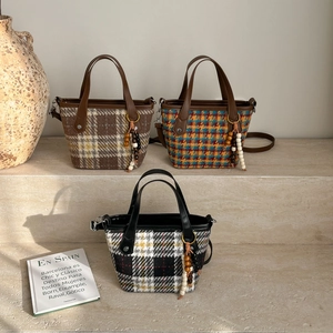Sac Seau Vintage En Tweed À Carreaux Pour Femmes Grande Capacité Sac À Bandoulière Avec Pendentif En Perles De Bois