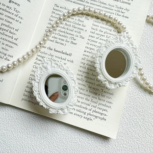 Baroque white floral oval phone mirror socket with elegant pearl beaded chain strap