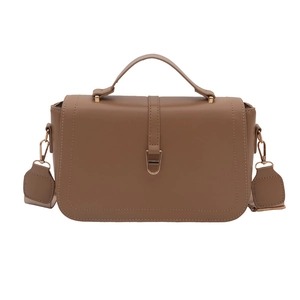 Sac à bandoulière marron minimaliste avec poignée et sangle réglable en couleur uni