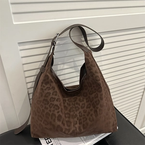 Retro brown leopard print hobo bag in suede texture with wide leather shoulder strap