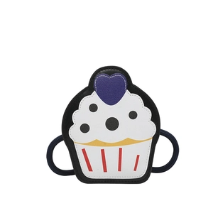 Borsa a tracolla in pelle a forma di cupcake con motivo a cuore e crema