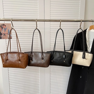 Large retro shoulder tote bags in four colors with minimalist leather texture