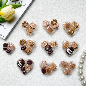 Soporte de corazón para móvil con oso en miniatura y figuras de café para fundas de móvil