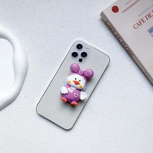 Supporto per cellulare a forma di anatra viola carina montato sul retro dello smartphone