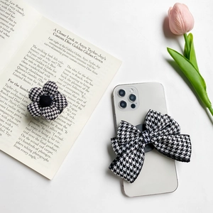 Houndstooth Pattern Fabric Retractable Phone Grip Expanding Stand Flower Bowknot Design For Smartphone