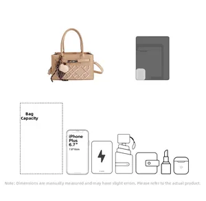 Détail de la capacité du sac montrant l'espace pour smartphone et objets personnels