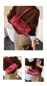 Vues détaillées d'un sac baguette rouge rétro pour les tenues d'automne et d'hiver