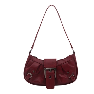 Retro dunkelrote Hobo-Schultertasche aus Leder mit großer Metallschnalle für Damen