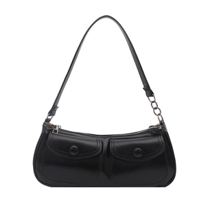 Sac sous le bras rétro en cuir noir avec deux poches avant et bandoulière chaîne argent