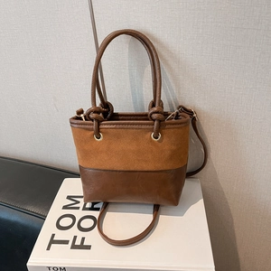 Vintage Kontrast PU Leder Eimertasche Für Damen Mode Leichte Schulter Umhängetasche Mit Plüschbär Anhänger Retro Minimalistische Handtasche