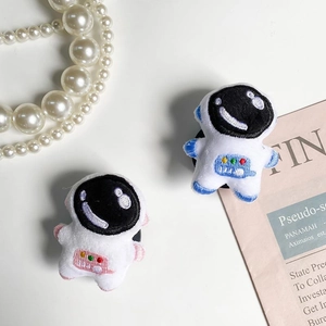 Cute 3D Plush Astronaut Expandable Phone Socket Griptok Stand For Handheld Grip And Desktop Support Embroidery Astronaut