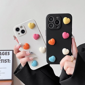 Custodia per iPhone minimalista con cuori 3D colorati e cover protettiva morbida opaca