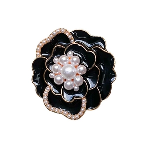 Luxurious metal pearl camellia flower phone socket holder for desk with gold plating