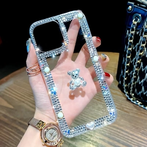 Coque iPhone transparente de luxe avec strass argentés et ours 3D en cristal brillant