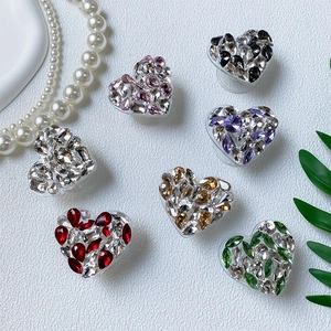 Luxury heart-shaped rhinestone phone socket stand with sparkling crystals in assorted colors