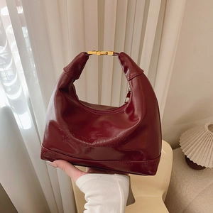 Borsa Hobo Da Donna In Pelle PU Lucida Borsa A Tracolla Mezzaluna Con Lettere In Rilievo E Fibbia Dorata Borsa Sottobraccio Vintage