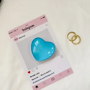 Blauer Herz-Kristall-Handyhalter mit verstellbaren Goldringen für das Smartphone