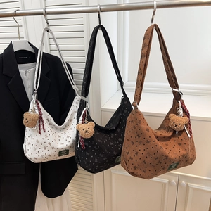 Sac Fourre-Tout En Velours Côtelé Pour Femmes Grande Capacité Imprimé Cœur Nœud Sac À Épaule Bandoulière Avec Pendentif Ours