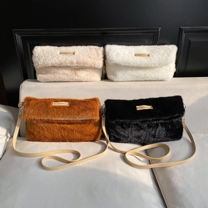 Sac Sous L'Aisselle En Peluche Fausse Fourrure Femmes Chaud Chic Grande Capacité Sac À Épaule Bandoulière Automne Hiver Quotidien Polyvalent