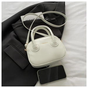 Mini bolso de mano en cuero blanco con correa y detalle de texto Fashion & Bags