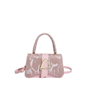 Sac à main rose avec imprimé lettres et boucle dorée en D pour femmes élégantes