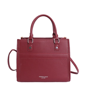 Sac fourre-tout chic bordeaux texture litchi avec doubles poignées et bandoulière