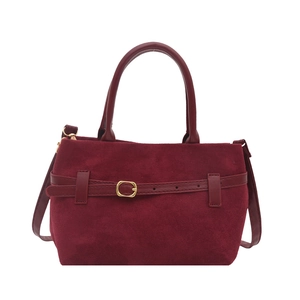 Grand sac cabas vintage bordeaux avec boucle métallique et détails en daim cousus