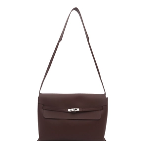 Borsa a tracolla quadrata in pelle marrone scuro capiente con fibbia in metallo