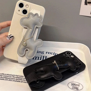 Custodia iPhone 16 15 14 13 di lusso con cinturino a cervo e catena d'oro nero e beige
