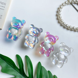 Lot de quatre supports de téléphone ours mignons avec dégradé laser et détail cœur peluche