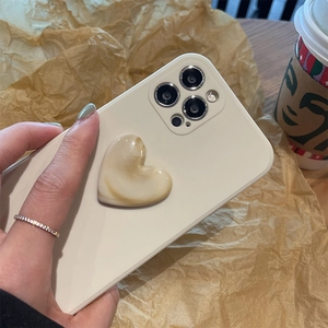 Creamy white liquid silicone phone case for iPhone with amber marble heart grip